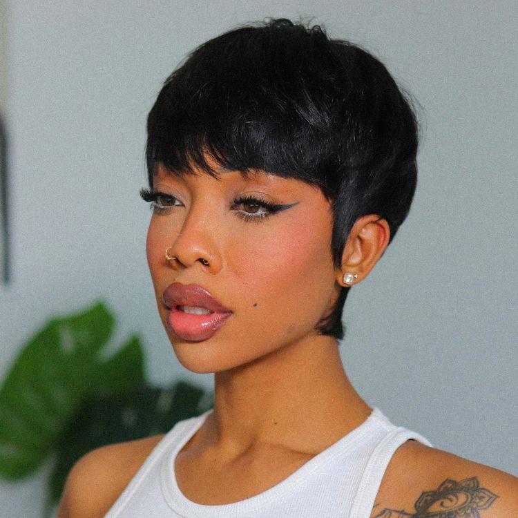 Luvme Hair throw-on short wig with bangs, cotton cap, glueless design, lightweight, comfortable, suitable for hair loss concealment.